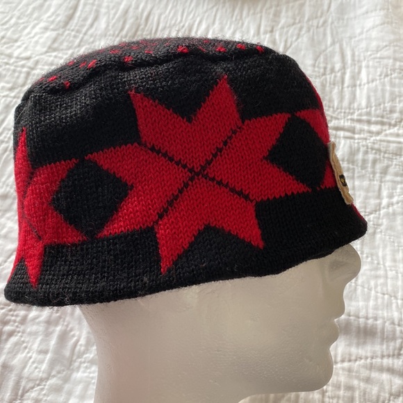 Windfjord Classic Wool Pillbox Hat - Picture 5 of 9